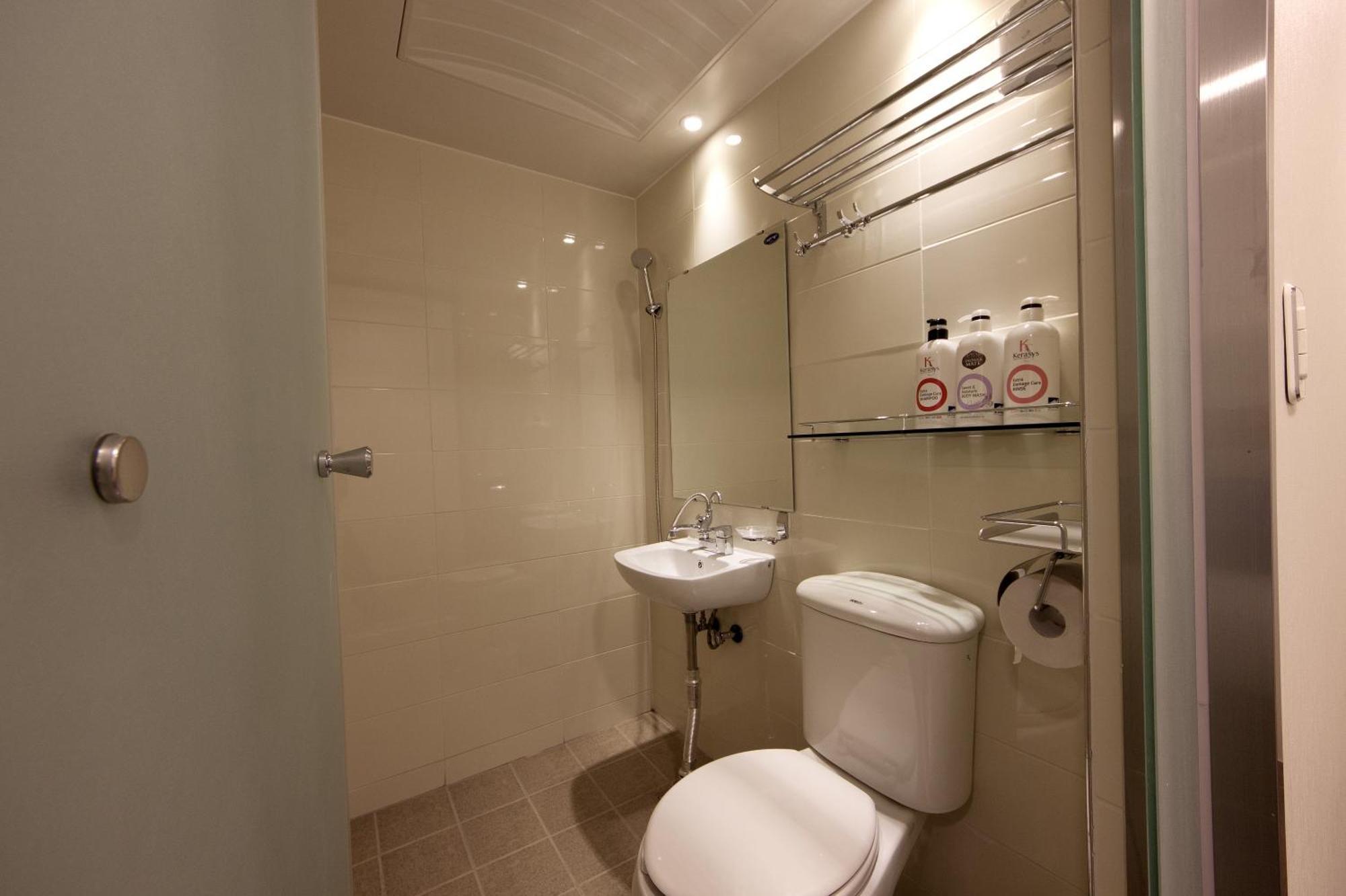 K-Guesthouse Myeongdong 1 سيول الغرفة الصورة